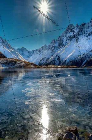 تصویر دریاچه و کوهستان